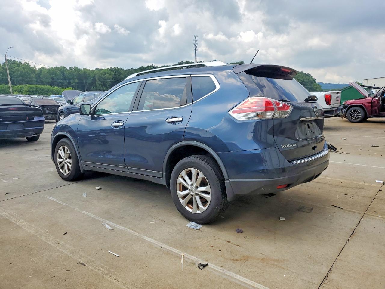 2015 NISSAN ROGUE SV — снимка 2