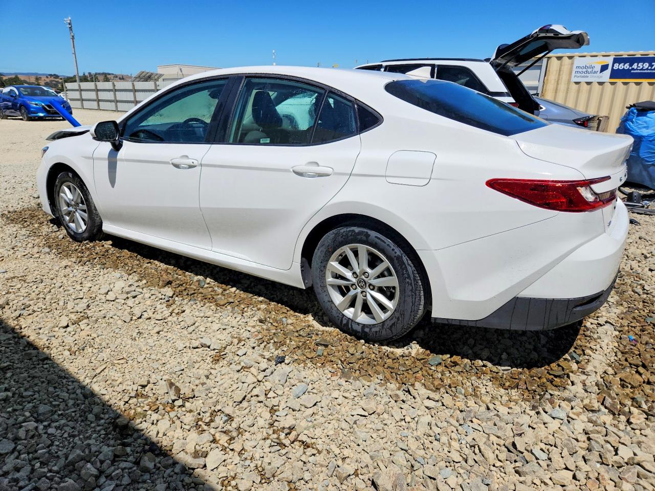 2025 TOYOTA CAMRY LE — снимка 2