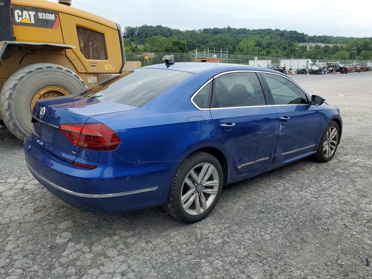 2017 VOLKSWAGEN PASSAT SEL PREMIUM — снимка 3