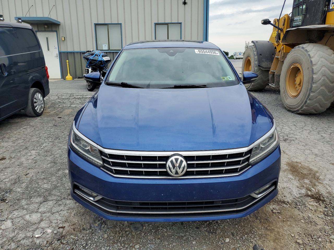 2017 VOLKSWAGEN PASSAT SEL PREMIUM — снимка 5