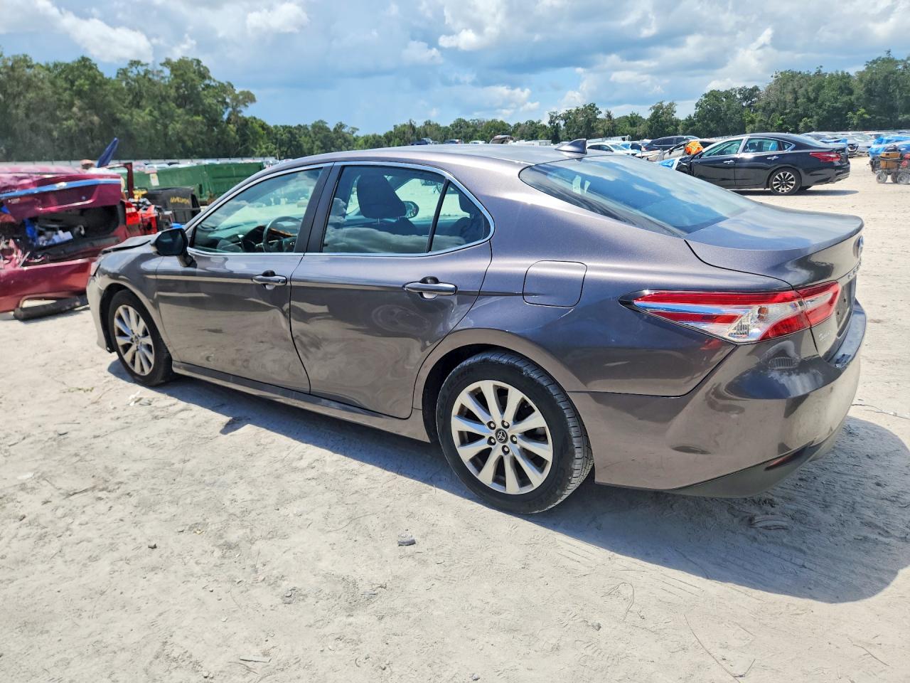 2019 TOYOTA CAMRY LE — снимка 2