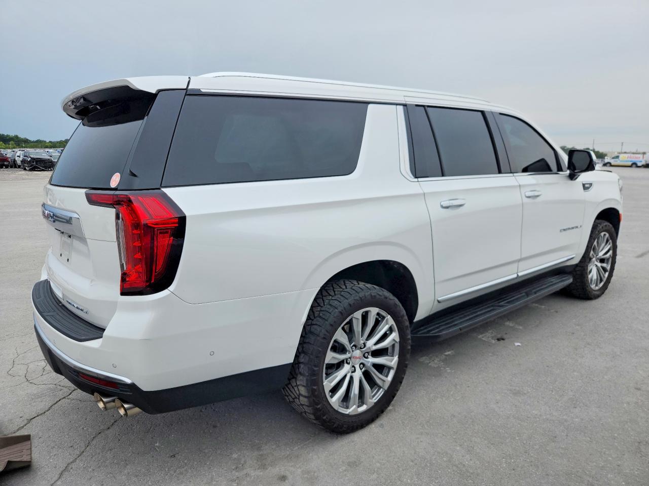 2024 GMC YUKON XL DENALI — снимка 3