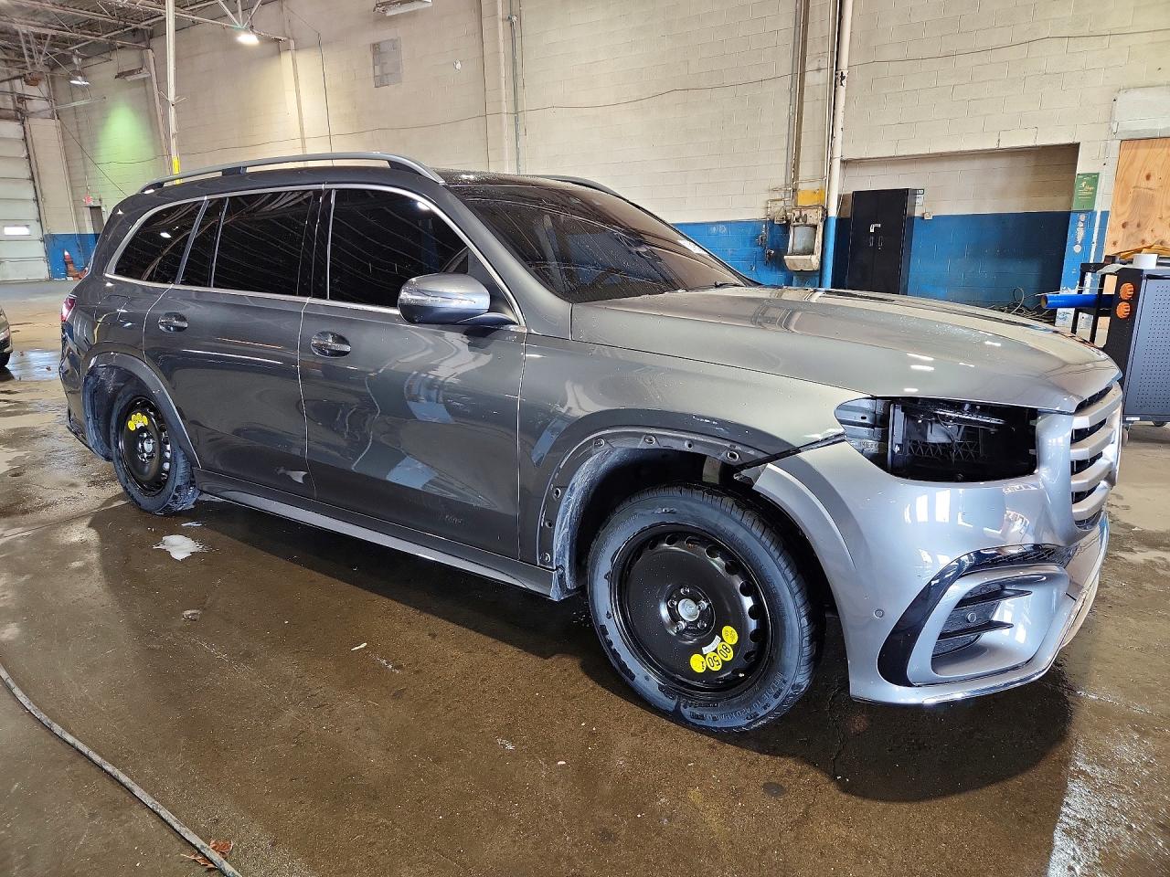 2026 MERCEDES-BENZ GLS 450 4MATIC — photo 4