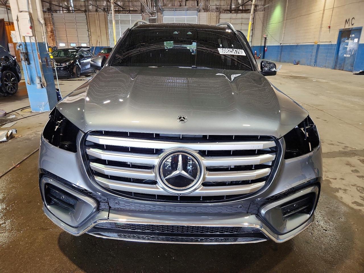 2026 MERCEDES-BENZ GLS 450 4MATIC — photo 5