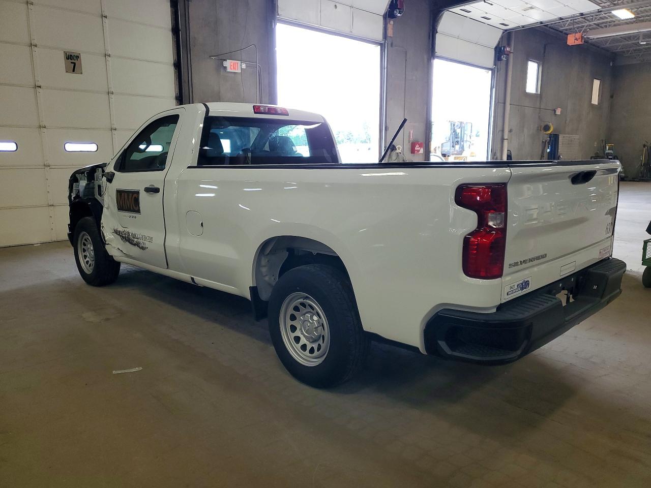 2023 CHEVROLET SILVERADO C1500 — снимка 2