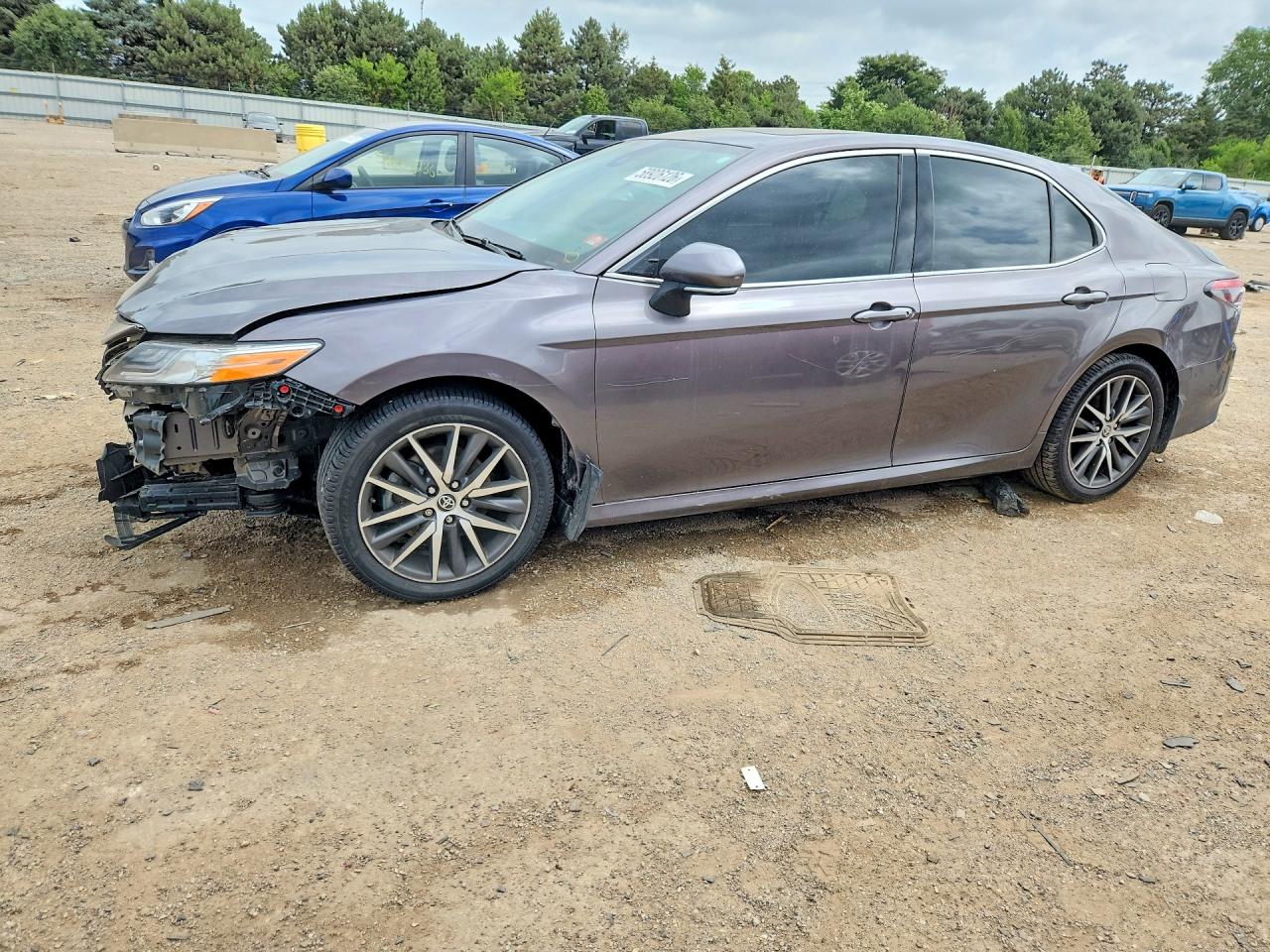 2022 TOYOTA CAMRY XLE