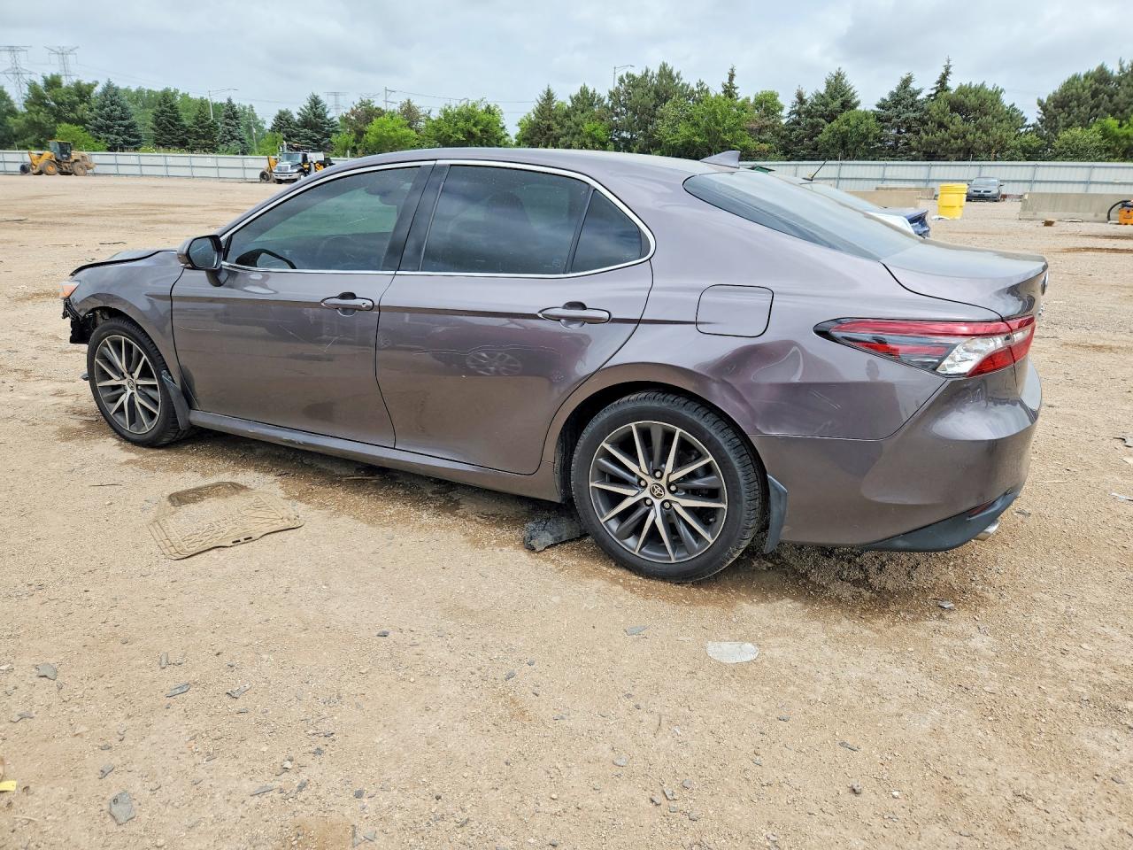 2022 TOYOTA CAMRY XLE — снимка 2