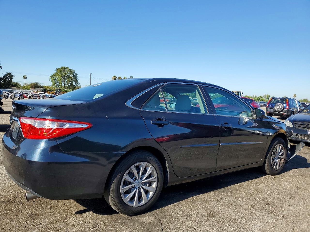 2016 TOYOTA CAMRY LE — снимка 3
