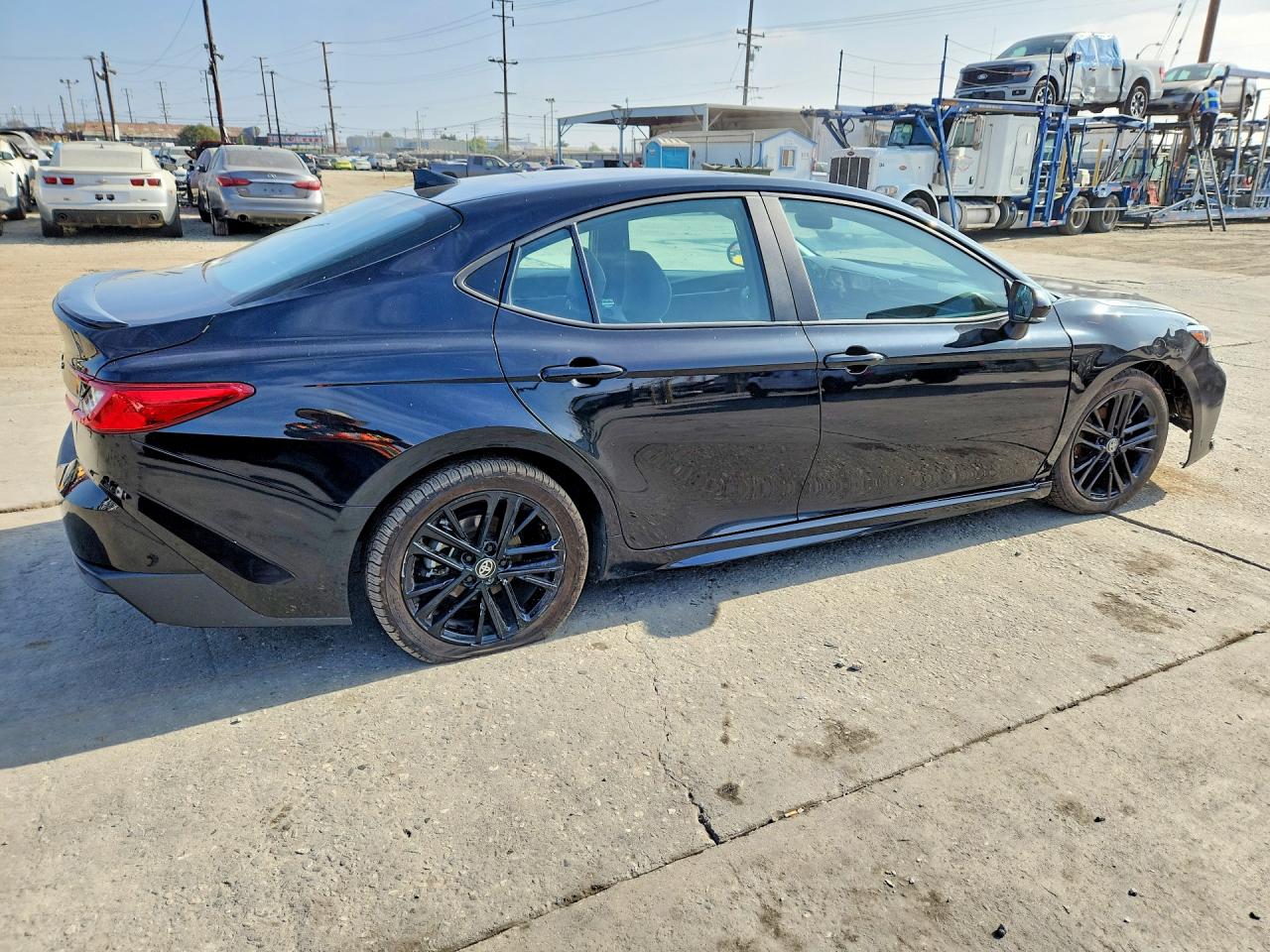 2025 TOYOTA CAMRY SE — снимка 3