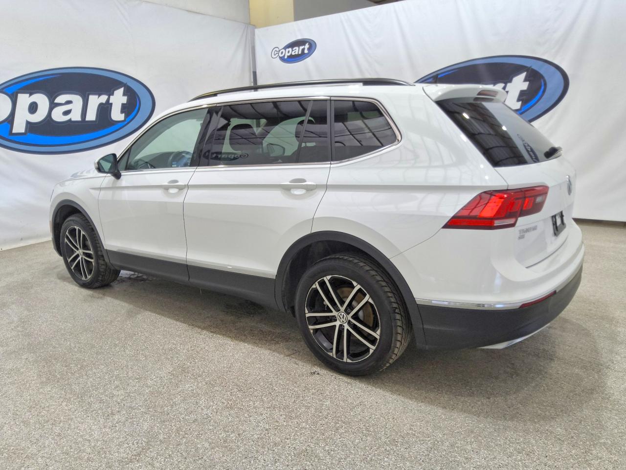 2018 VOLKSWAGEN TIGUAN SE/SEL — снимка 2