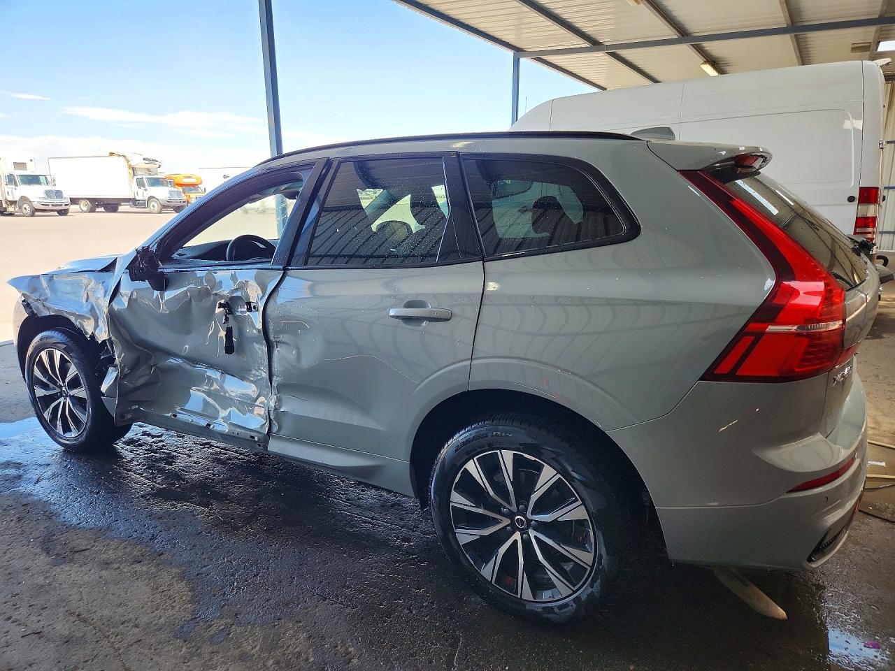 2025 VOLVO XC60 CORE — снимка 2