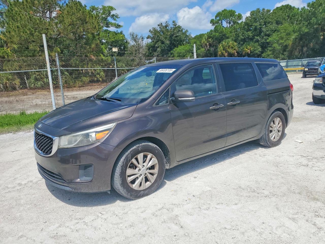 2017 KIA SEDONA LX