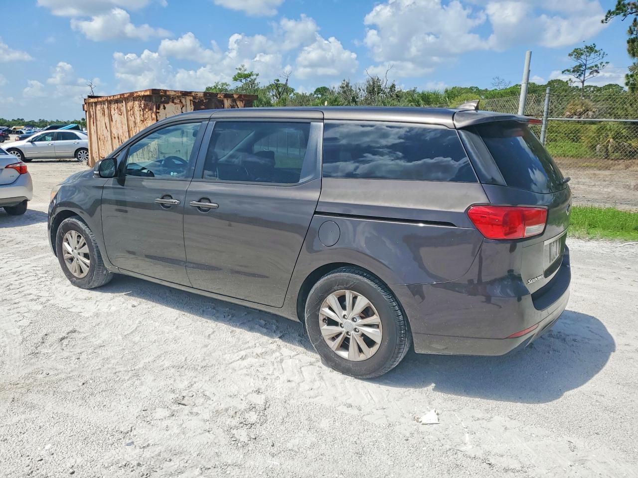 2017 KIA SEDONA LX — снимка 2
