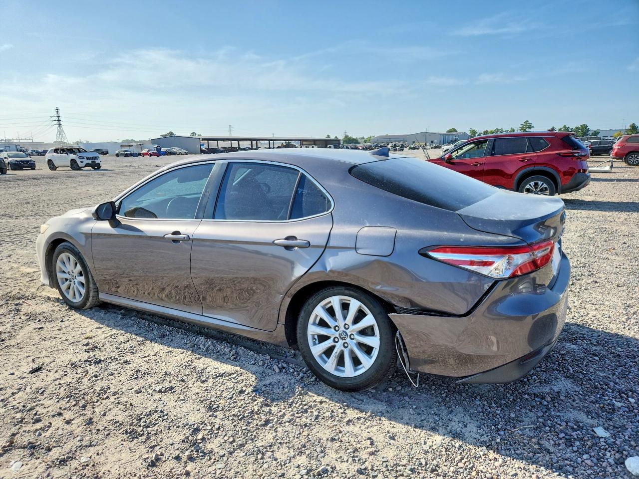 2019 TOYOTA CAMRY LE — снимка 2