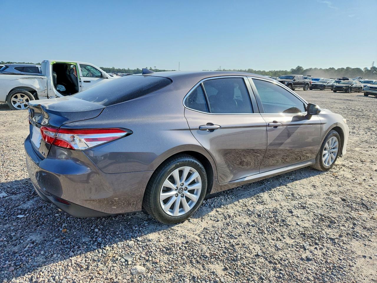 2019 TOYOTA CAMRY LE — снимка 3