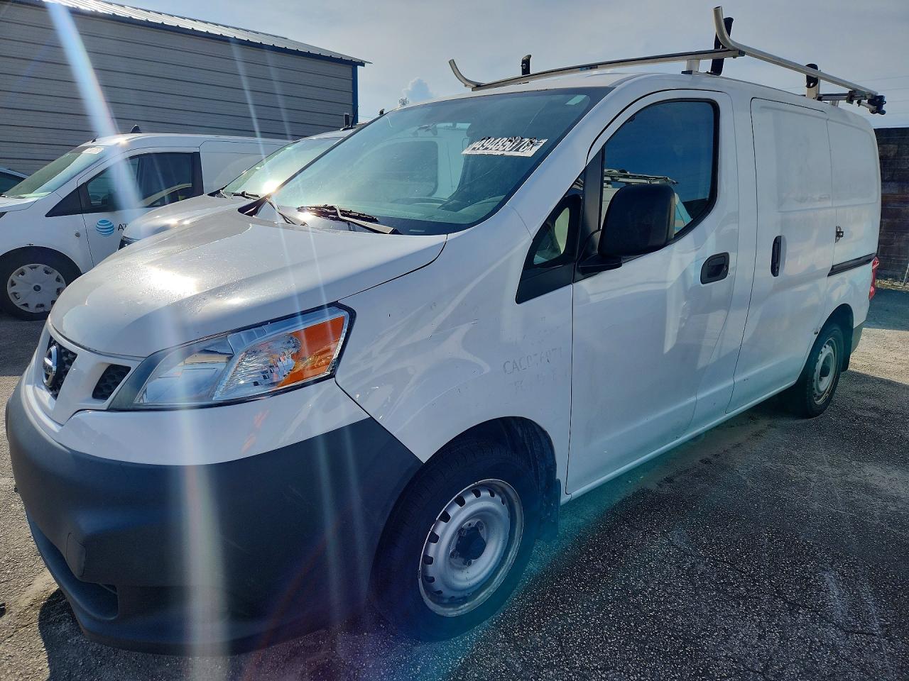 2017 NISSAN NV200