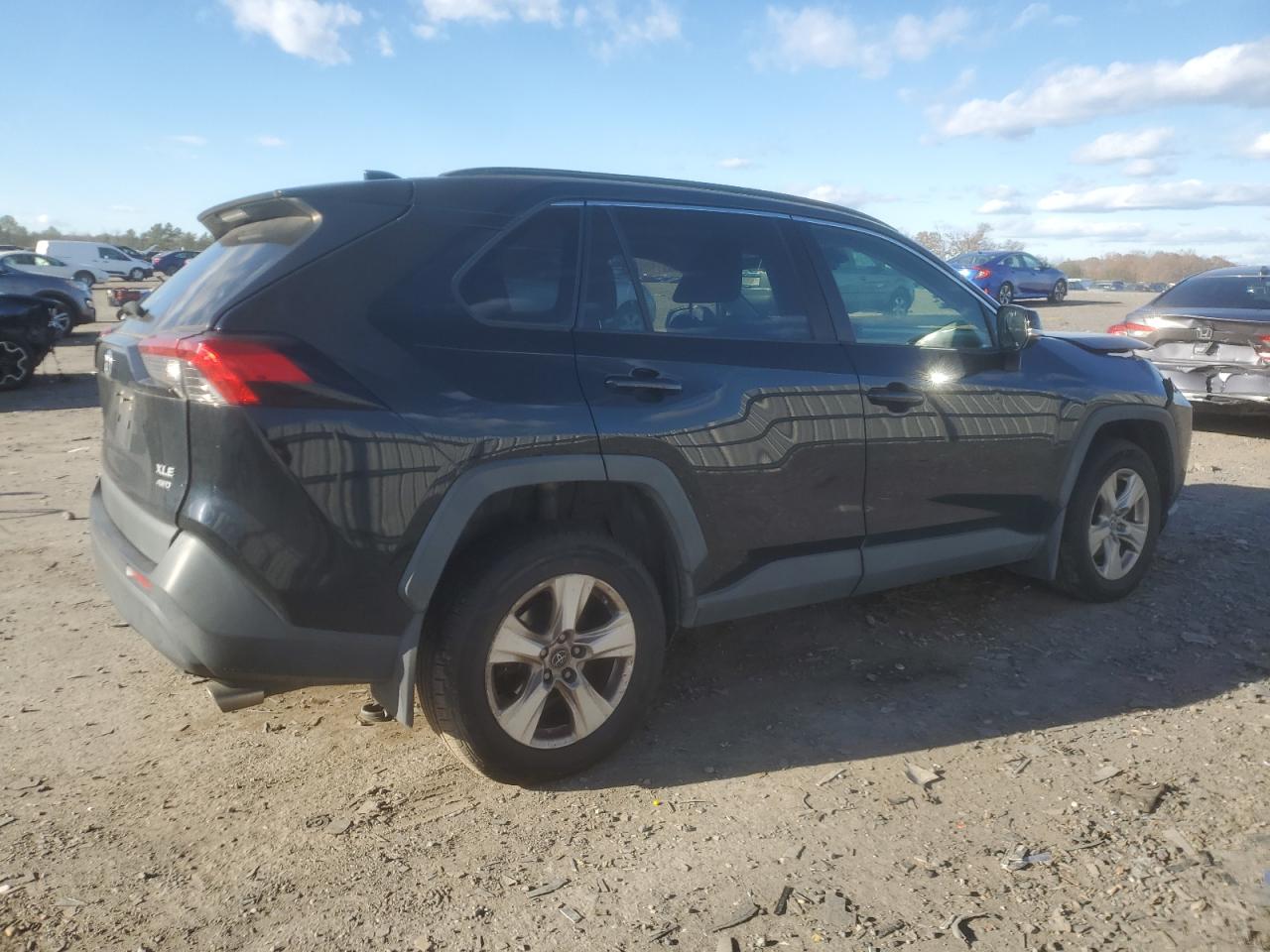 2019 TOYOTA RAV4 XLE — снимка 3