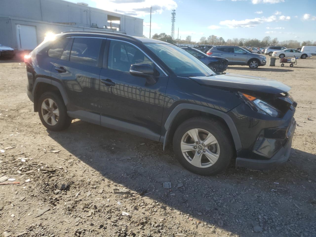 2019 TOYOTA RAV4 XLE — снимка 4