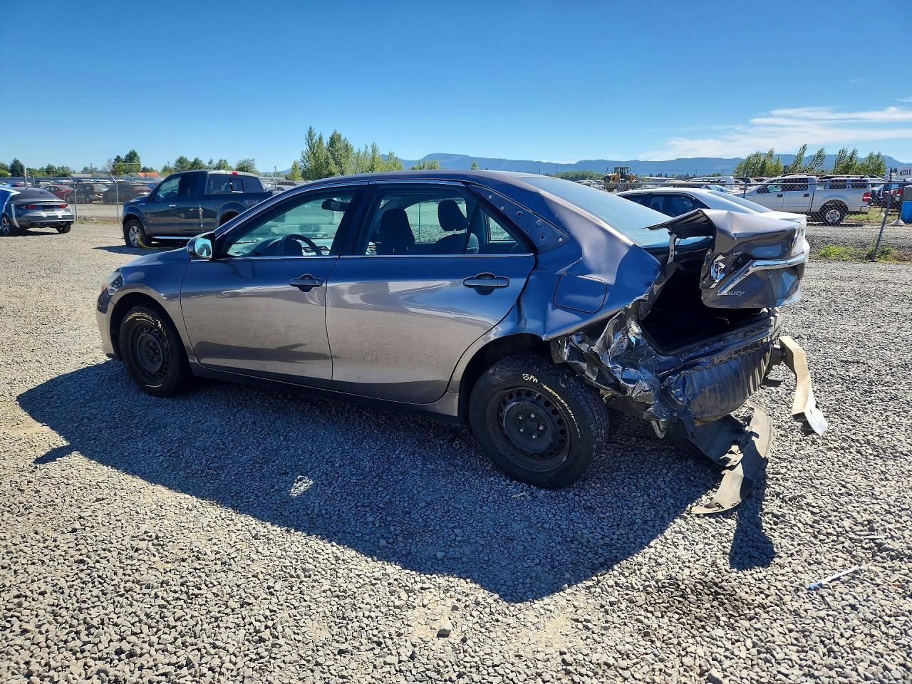 2015 TOYOTA CAMRY LE — снимка 2