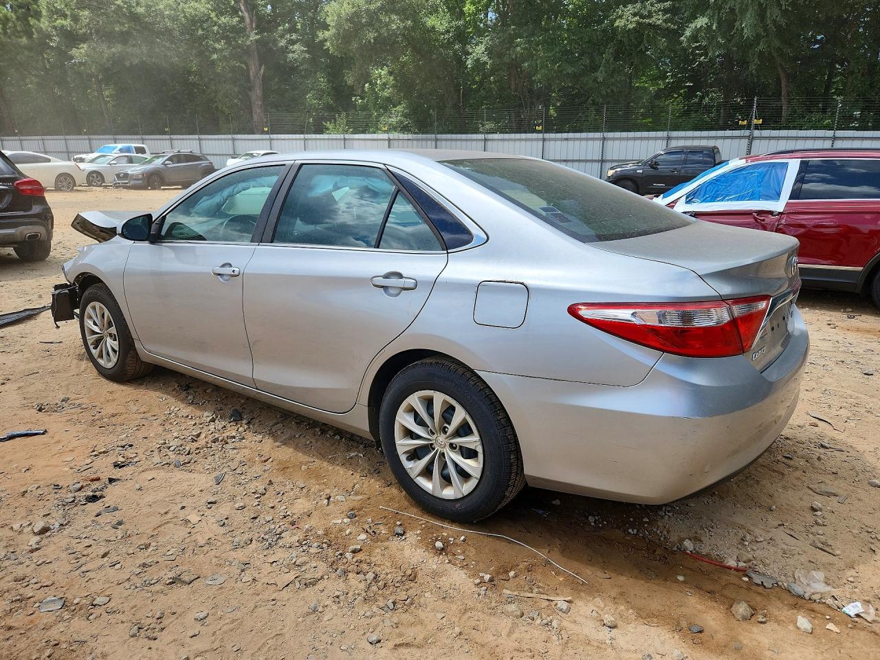 2016 TOYOTA CAMRY LE — снимка 2