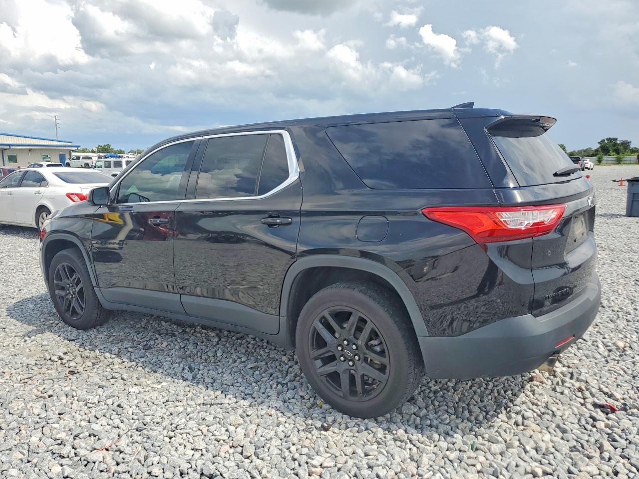 2019 CHEVROLET TRAVERSE LS — снимка 2