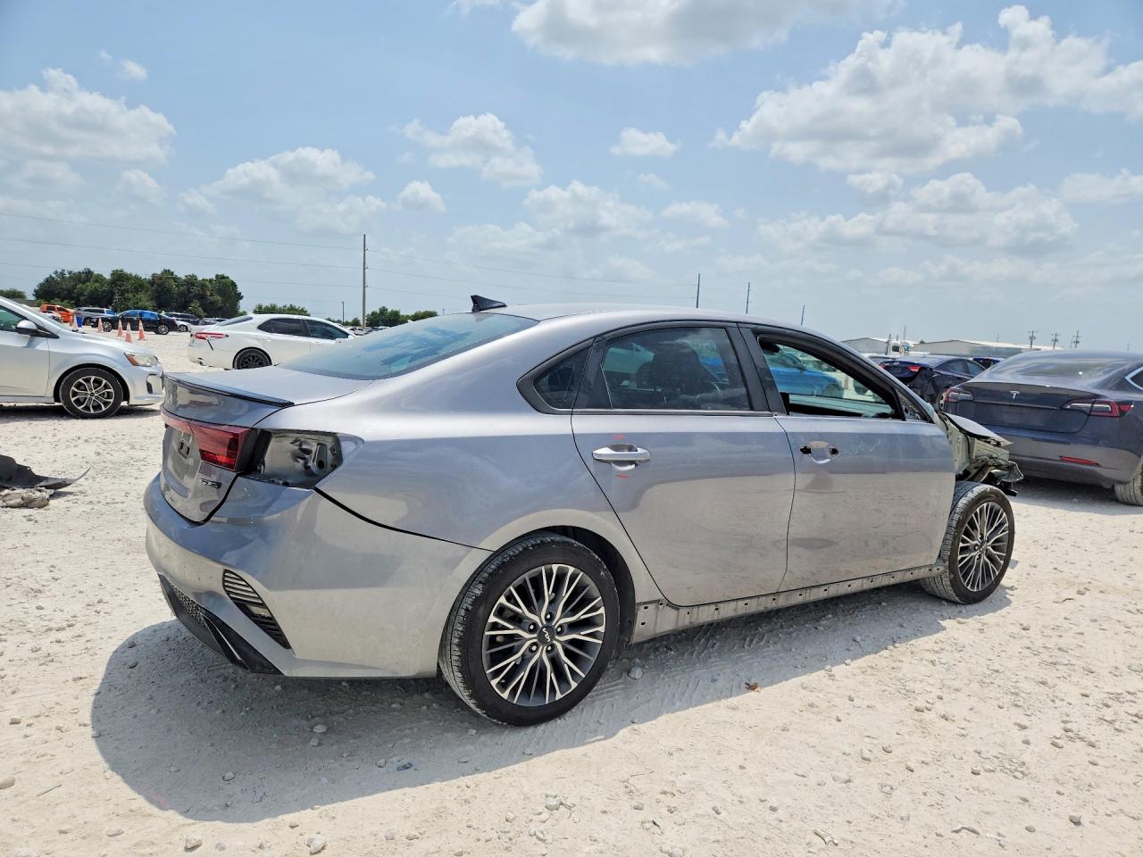 2023 KIA FORTE GT LINE — снимка 3