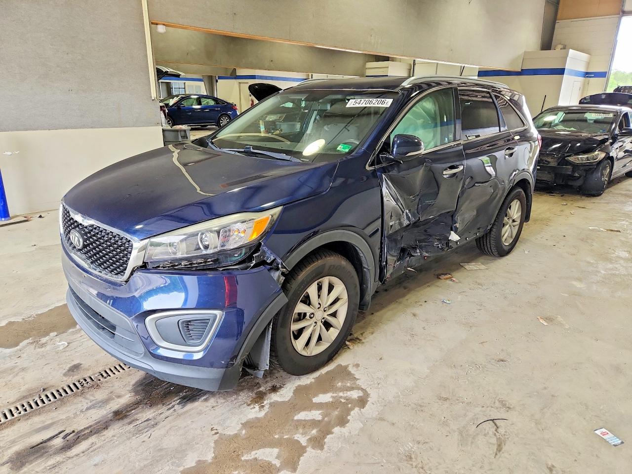 2016 KIA SORENTO LX