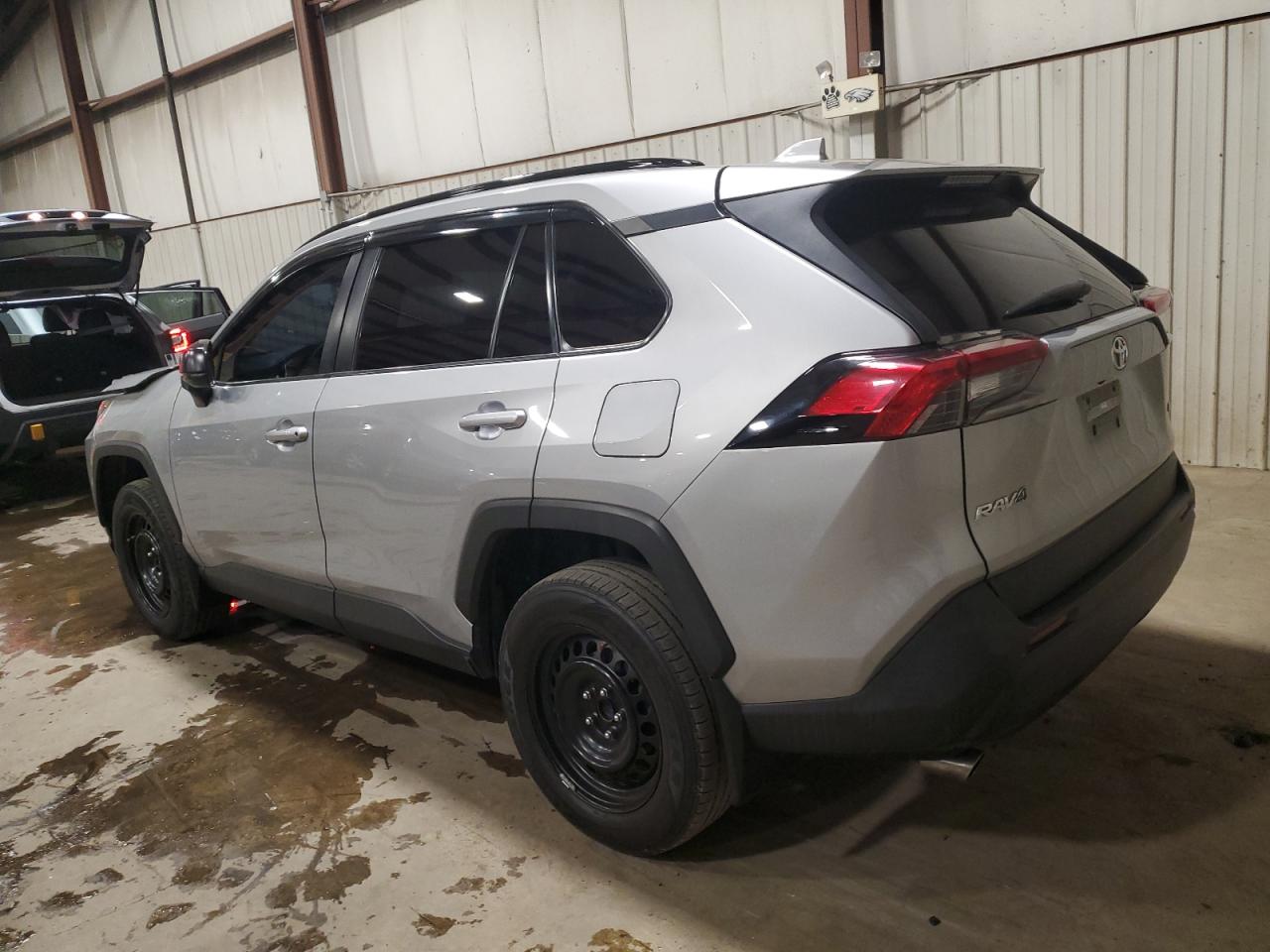 2019 TOYOTA RAV4 LE — снимка 2