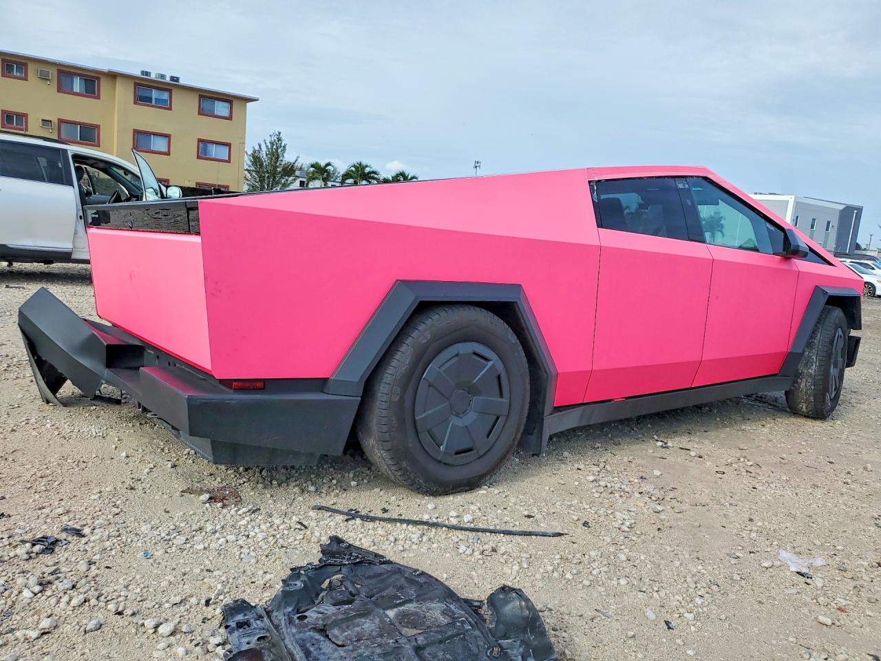 2024 TESLA CYBERTRUCK — снимка 3