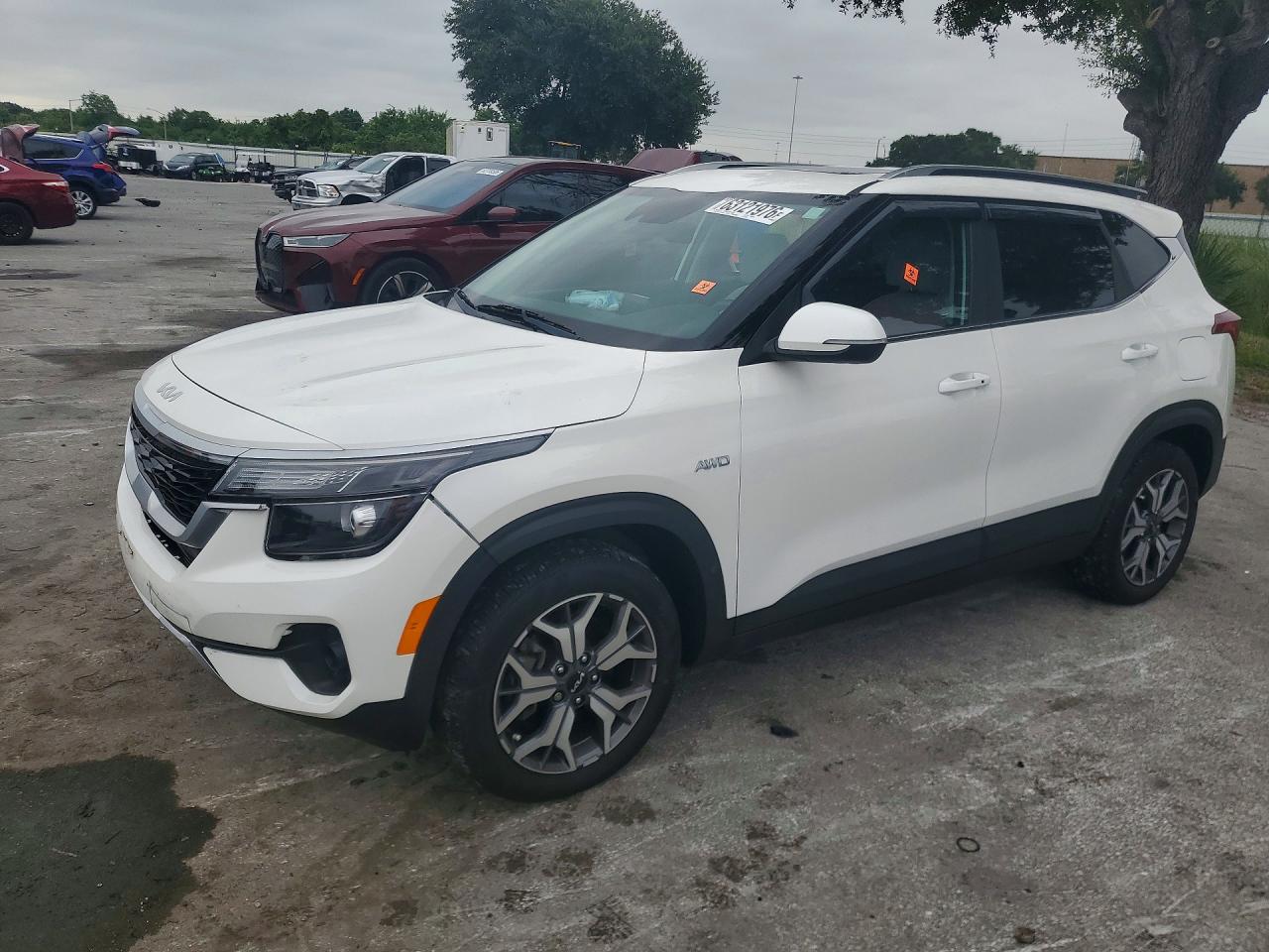 2022 KIA SELTOS EX
