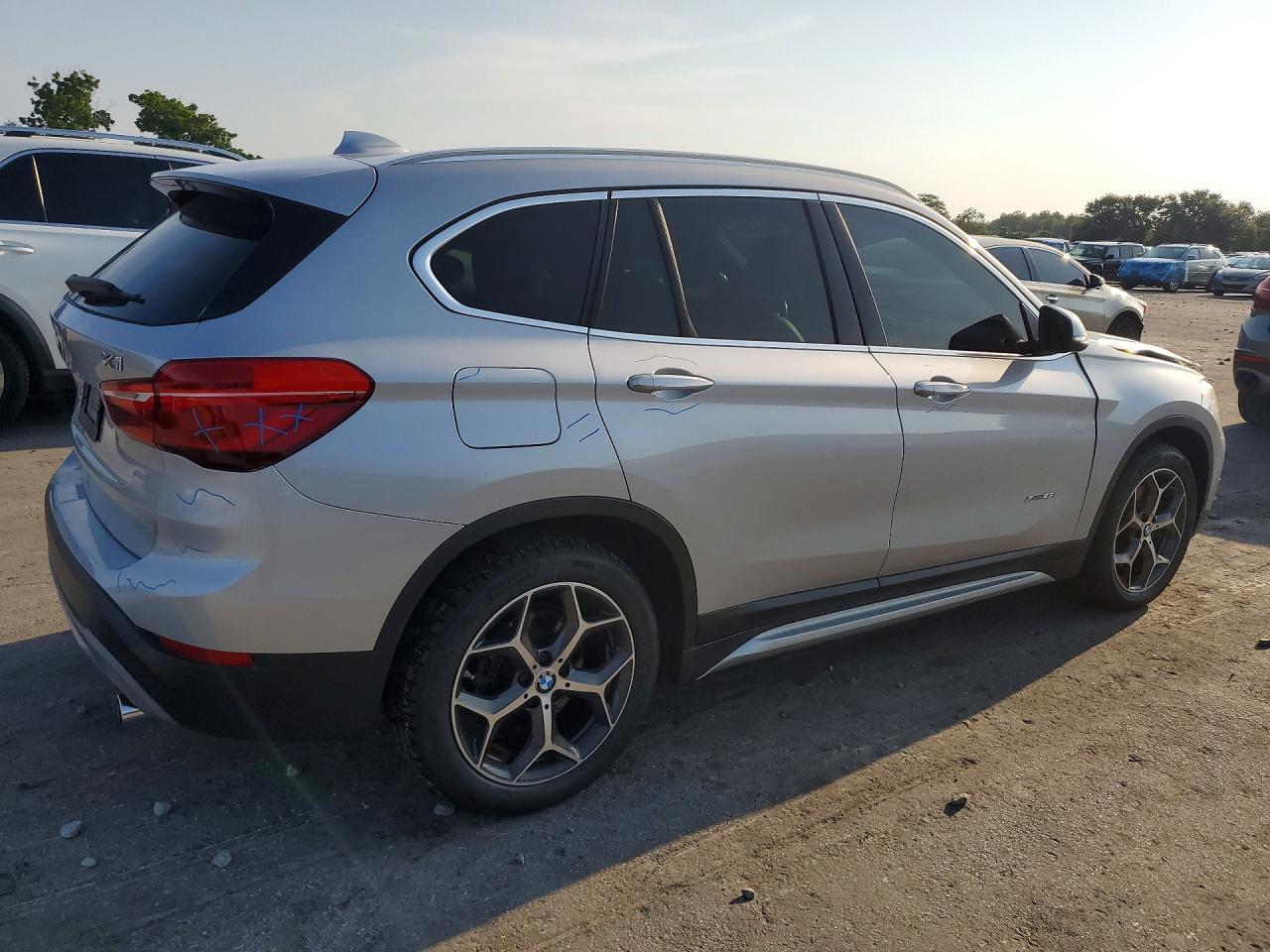 2017 BMW X1 XDRIVE28I — снимка 3