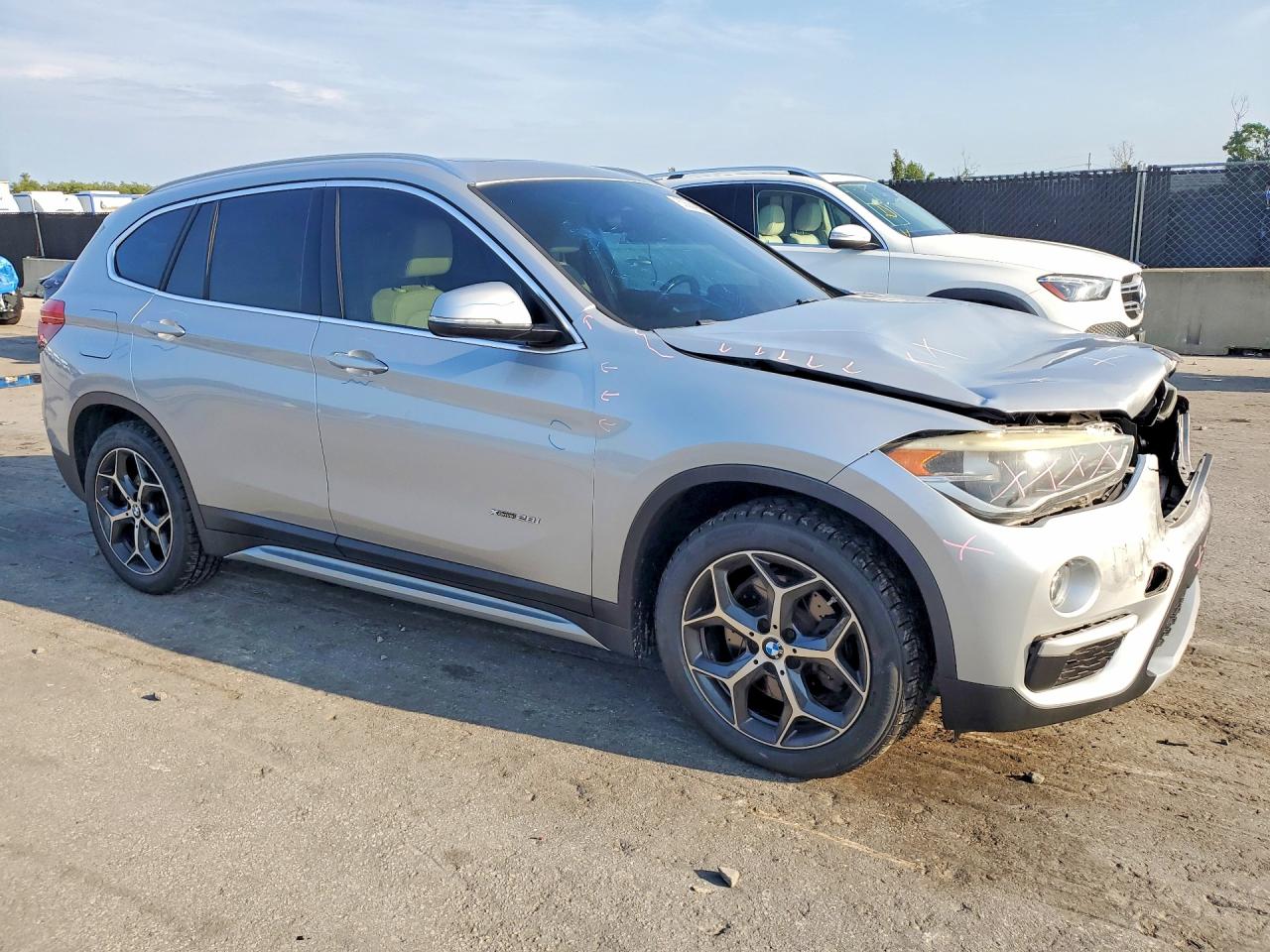2017 BMW X1 XDRIVE28I — снимка 4