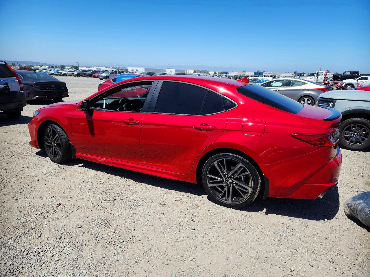 2025 TOYOTA CAMRY XSE — снимка 2