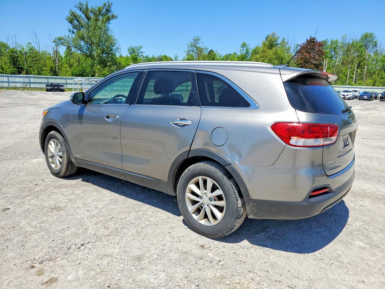 2017 KIA SORENTO LX — снимка 2