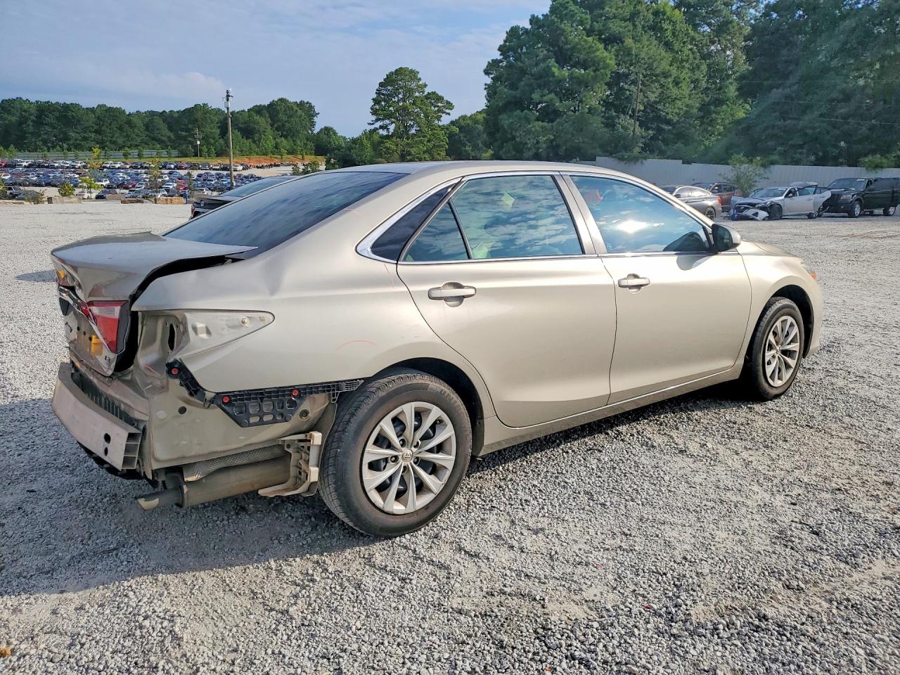 2015 TOYOTA CAMRY LE — снимка 3