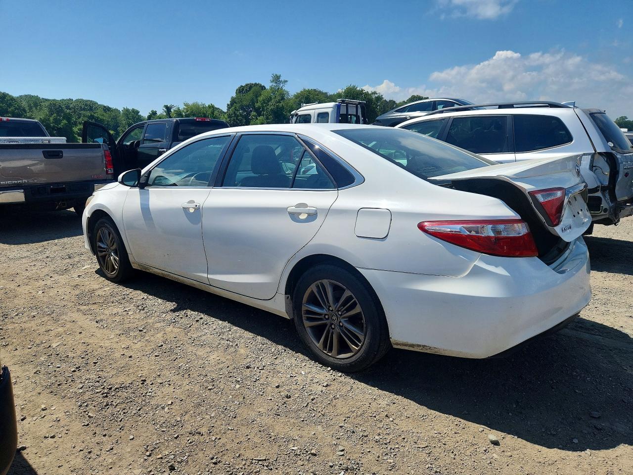 2017 TOYOTA CAMRY SE — снимка 2