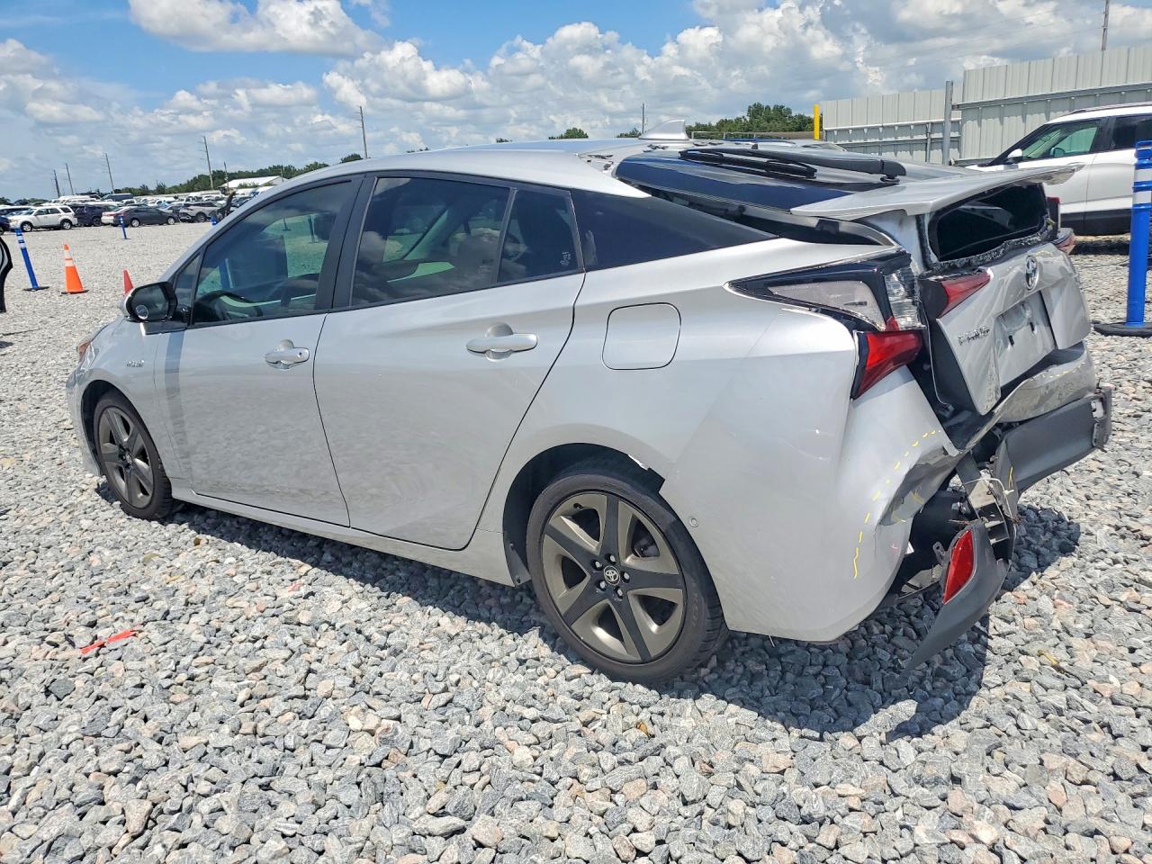 2019 TOYOTA PRIUS XLE — снимка 2