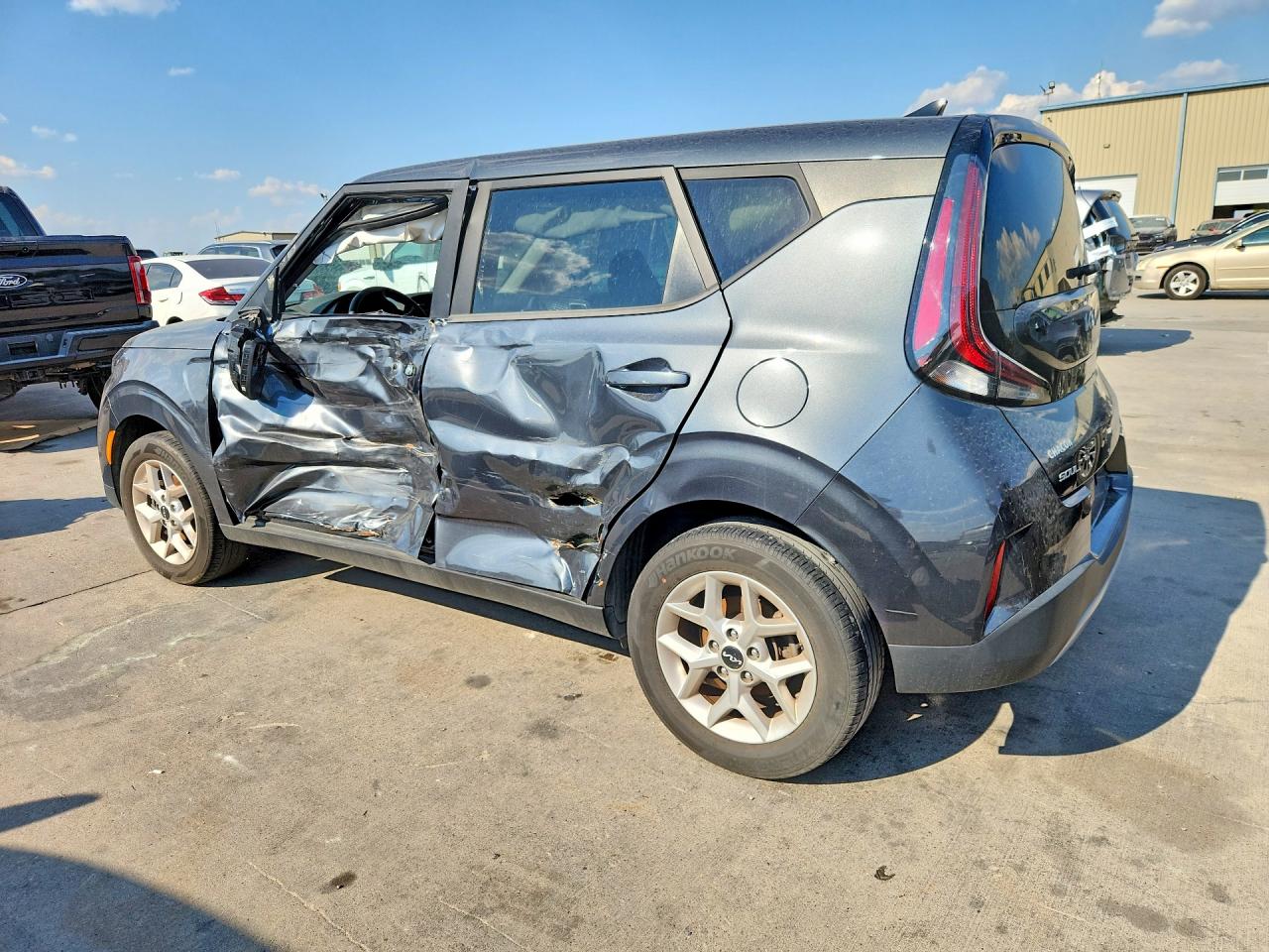 2023 KIA SOUL LX — снимка 2