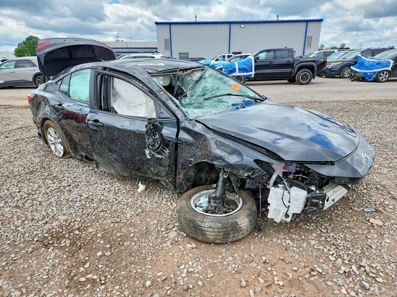 2026 TOYOTA CAMRY LE — снимка 4