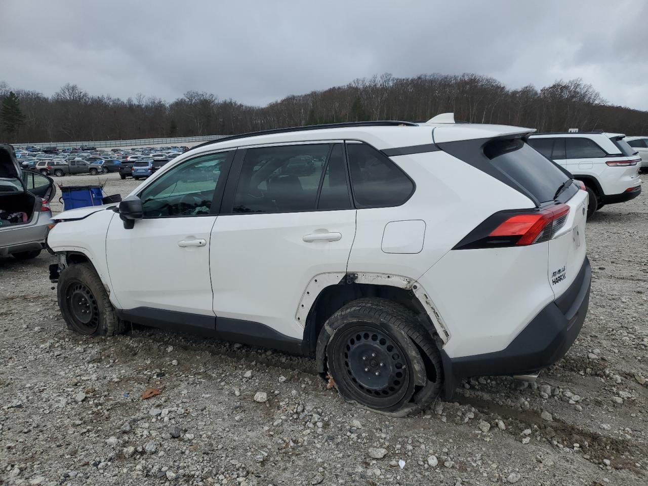 2019 TOYOTA RAV4 LE — снимка 2