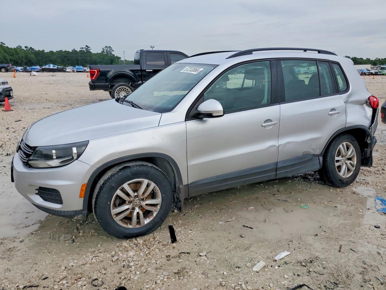2017 VOLKSWAGEN TIGUAN S/LIMITED