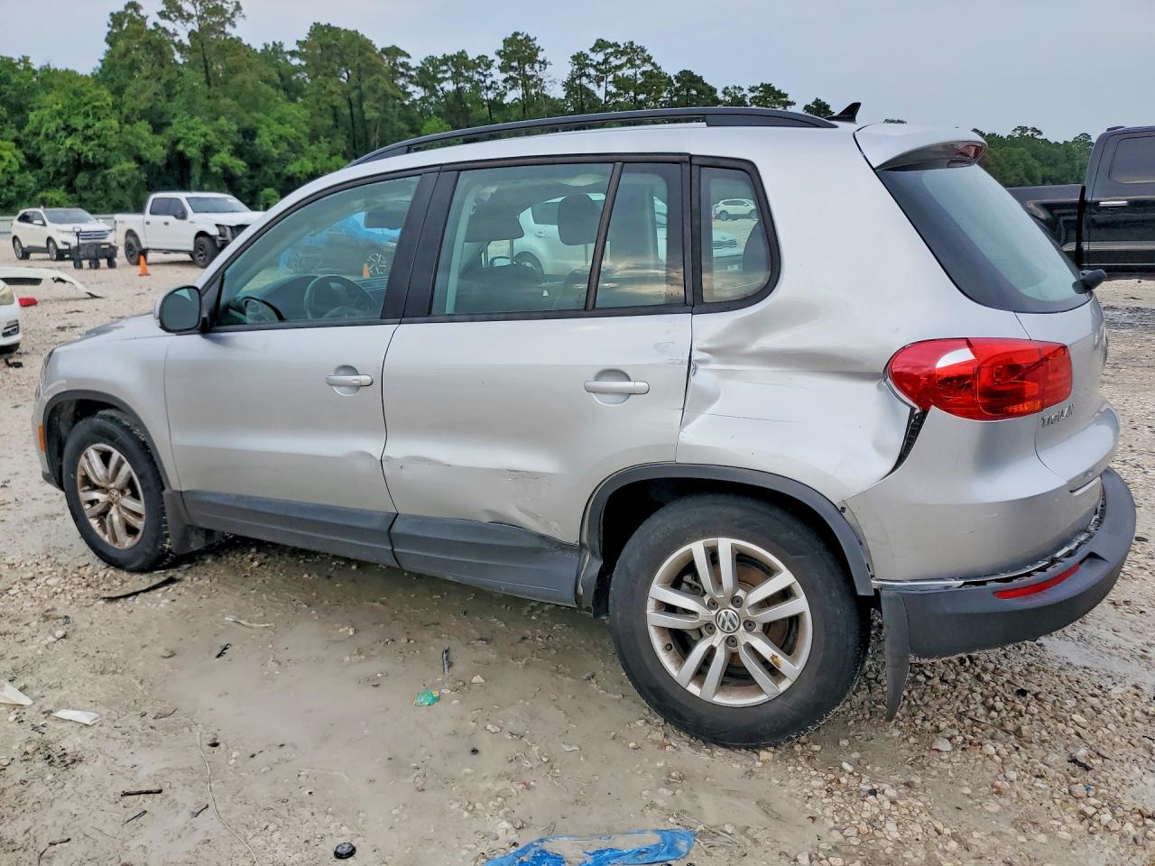 2017 VOLKSWAGEN TIGUAN S/LIMITED — снимка 2