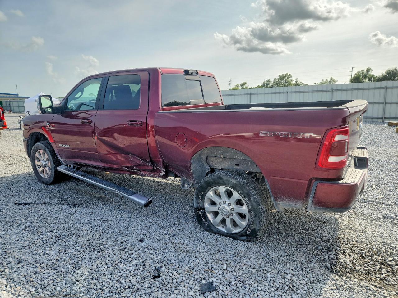 2023 RAM 2500 LARAMIE — снимка 2