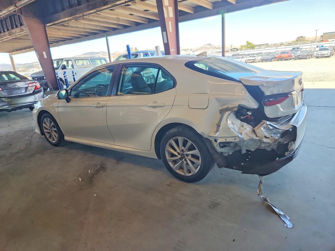2022 TOYOTA CAMRY LE — снимка 2