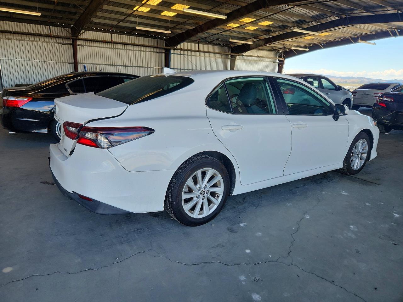 2022 TOYOTA CAMRY LE — снимка 3