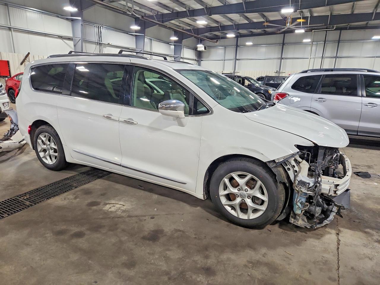 2020 CHRYSLER PACIFICA LIMITED — снимка 4