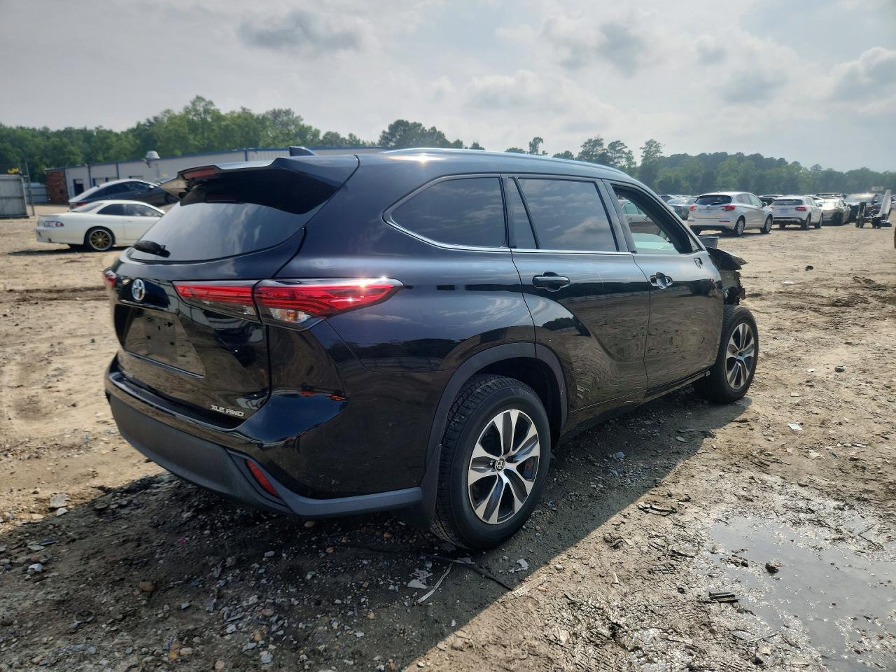 2021 TOYOTA HIGHLANDER XLE — снимка 3