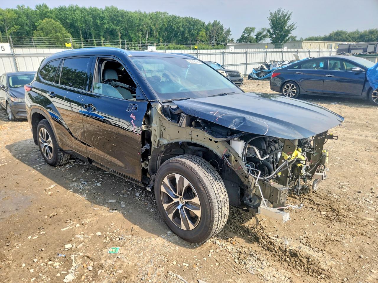 2021 TOYOTA HIGHLANDER XLE — снимка 4