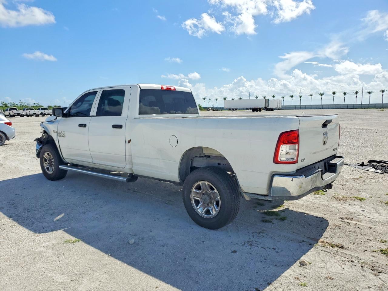 2017 RAM 2500 ST — снимка 2