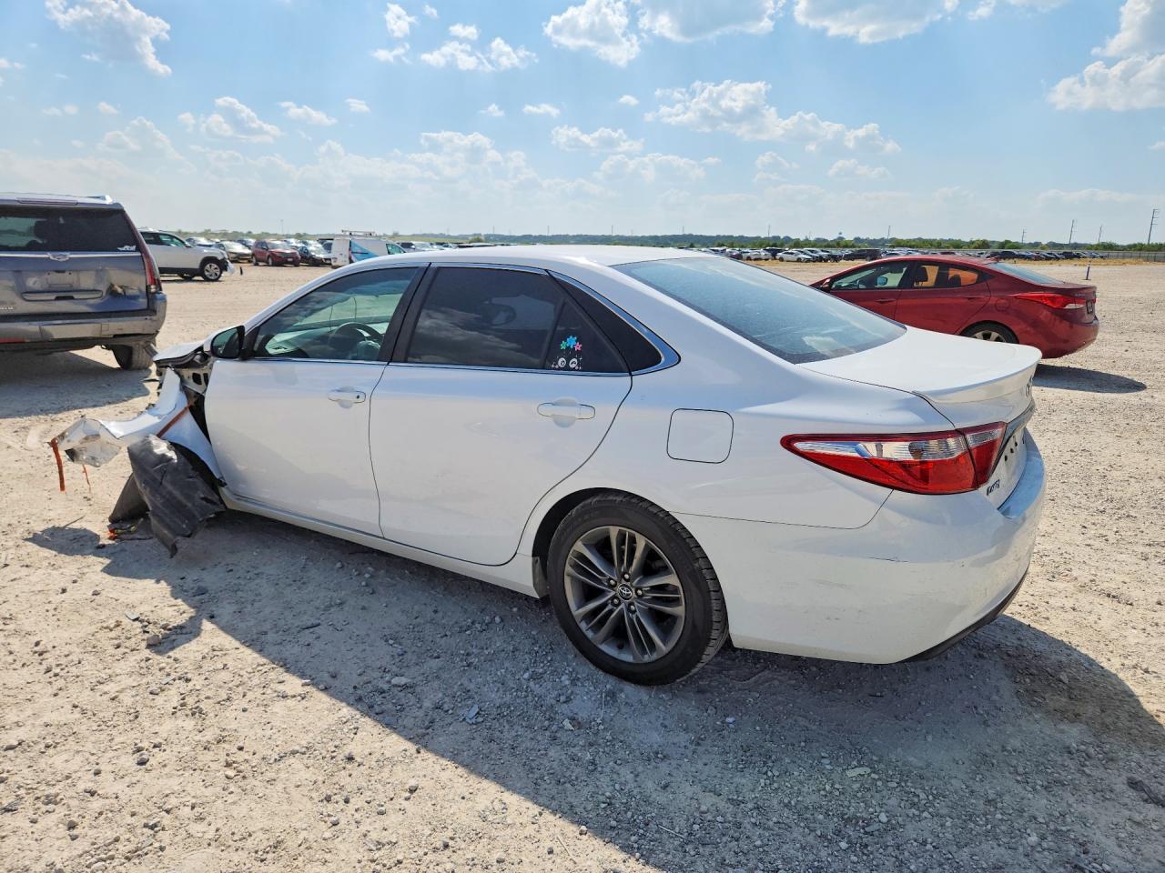 2015 TOYOTA CAMRY SE — снимка 2